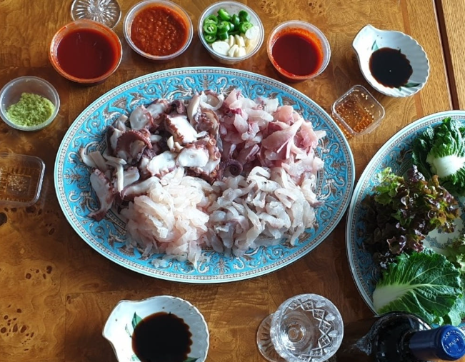 자연산 모듬회 5인분(회 1kg) 아침 손질 저녁 식탁 청정 삼천포포 직송 100% 자연산